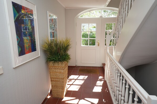 Room, Private Bathroom | Lobby