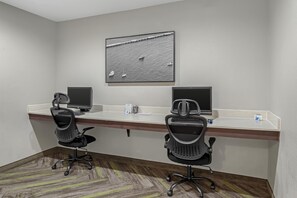 Business centre - Best Western Plus Bay City Inn & Suites (Bay City)