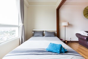 Deluxe-Studio | Schreibtisch, Bügeleisen/Bügelbrett, kostenloses WLAN, Bettwäsche