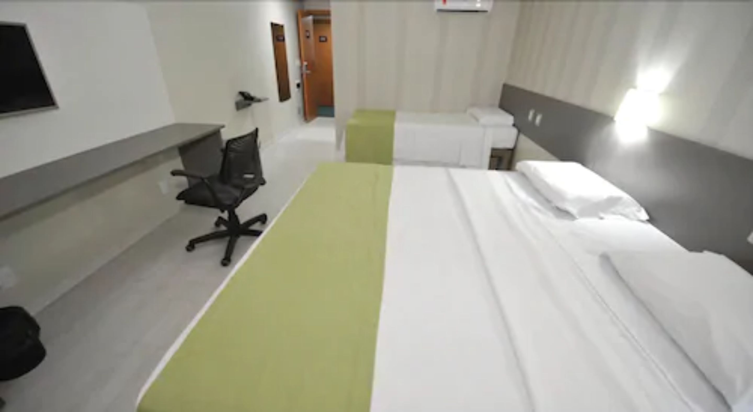 deluxe triple room, 1 bedroom | 1 bedroom, minibar, in-room safe, desk