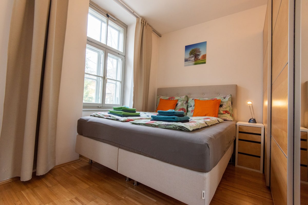 Apartemen Comfort, 1 Tempat Tidur Queen, Bebas Asap Rokok, balkon (Top 4) | 1 kamar tidur dan didekorasi berbeda-beda