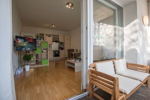 Comfort Apartment, 1 Queen Bed, Non Smoking, Balcony (Top 4) | Living area - Appartements in Graz beim LKH (Graz)