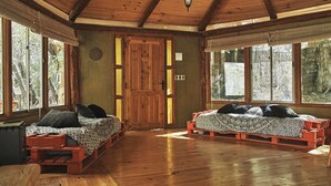 Comfort Apartment, 2 Bedrooms | Living area