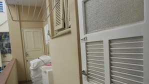 Unclassified image, 5 of 28, button - GoHouse Copacabana 802 (Rio de Janeiro)