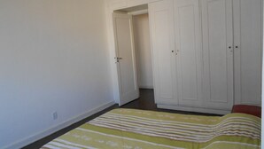 Unclassified image, 4 of 28, button - GoHouse Copacabana 802 (Rio de Janeiro)