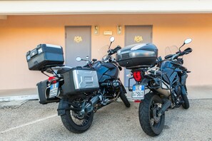 Free self parking - Autohotel (Formello)