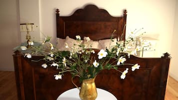 Deluxe Room, Park View | Iron/ironing board, free WiFi