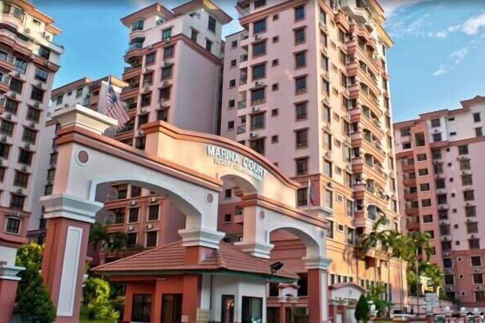Ideal Holiday Apartment Marina Court