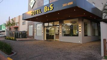 المنشأة من الخارج