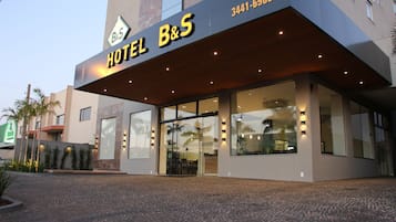 واجهة المنشأة