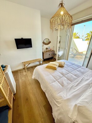 Superior Double Room, 1 Queen Bed, Terrace, Sea View | Frette Italian sheets, premium bedding, down duvets, memory-foam beds - Albergo Terrazze Sul Mare  (Pozzallo)