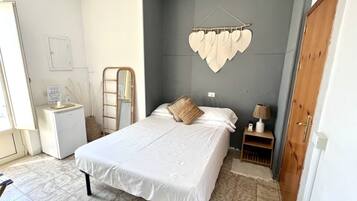 Habitación doble Confort, 1 cama individual grande, Terraza, vista al mar | Sábanas italianas Frette, ropa de cama de alta calidad y edredón