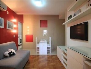 Standard Apartment, 2 Bedrooms | Living area - GoHouse Djalma 401 A (Rio de Janeiro)