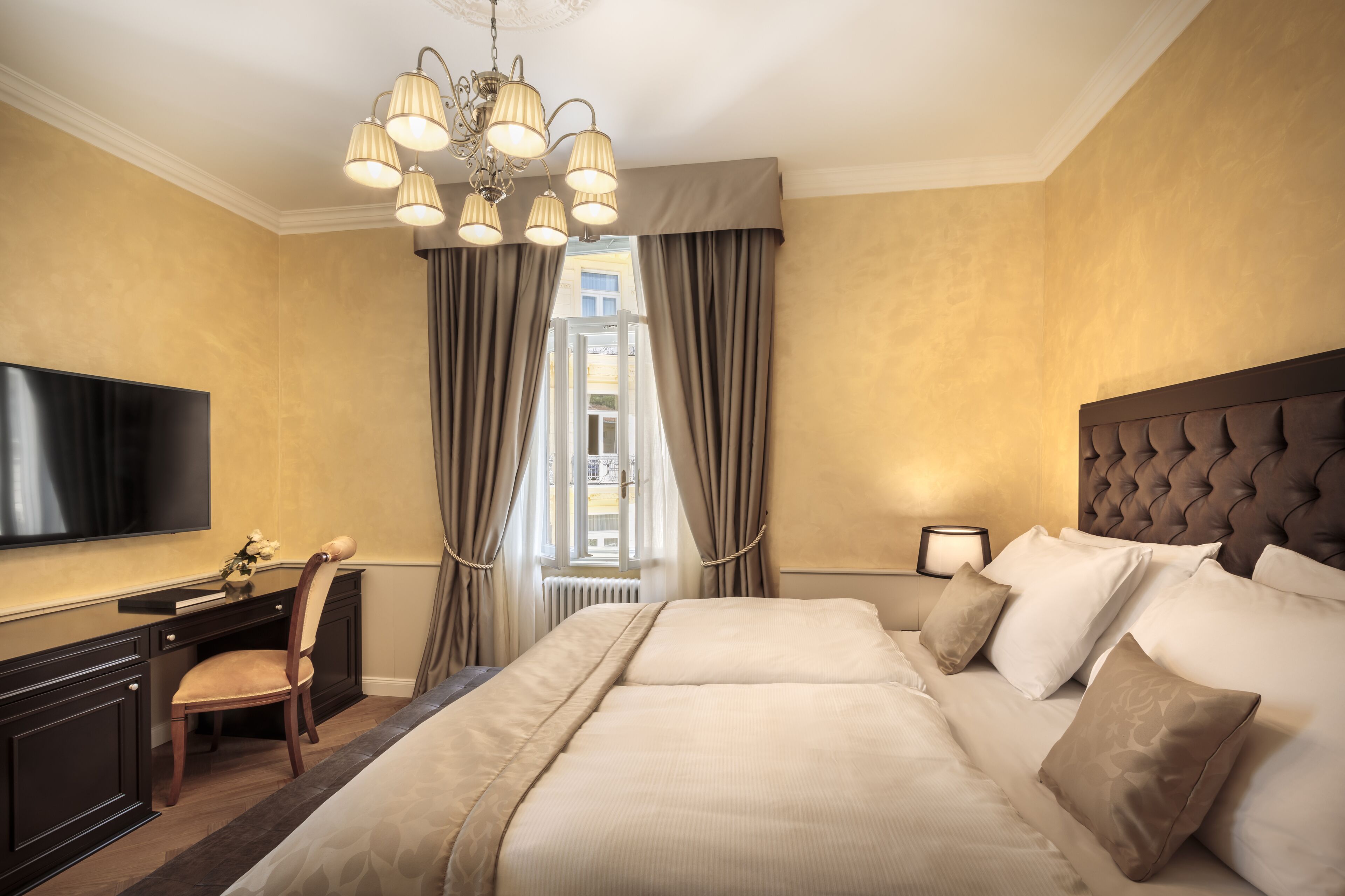 superior double room | minibar, in-room safe, desk, free cots/infant beds