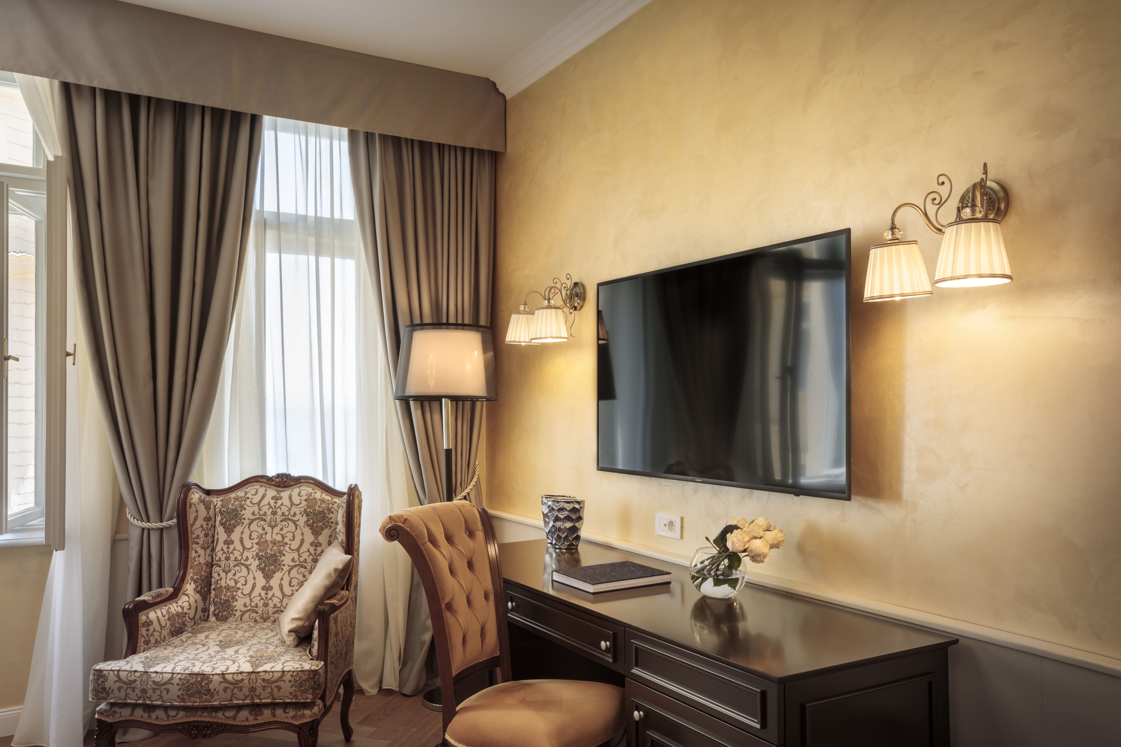 superior double room | minibar, in-room safe, desk, free cots/infant beds