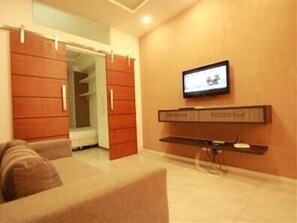 Standard Apartment, 1 Bedroom | Living room