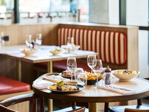 Aamiainen, lounas ja illallinen