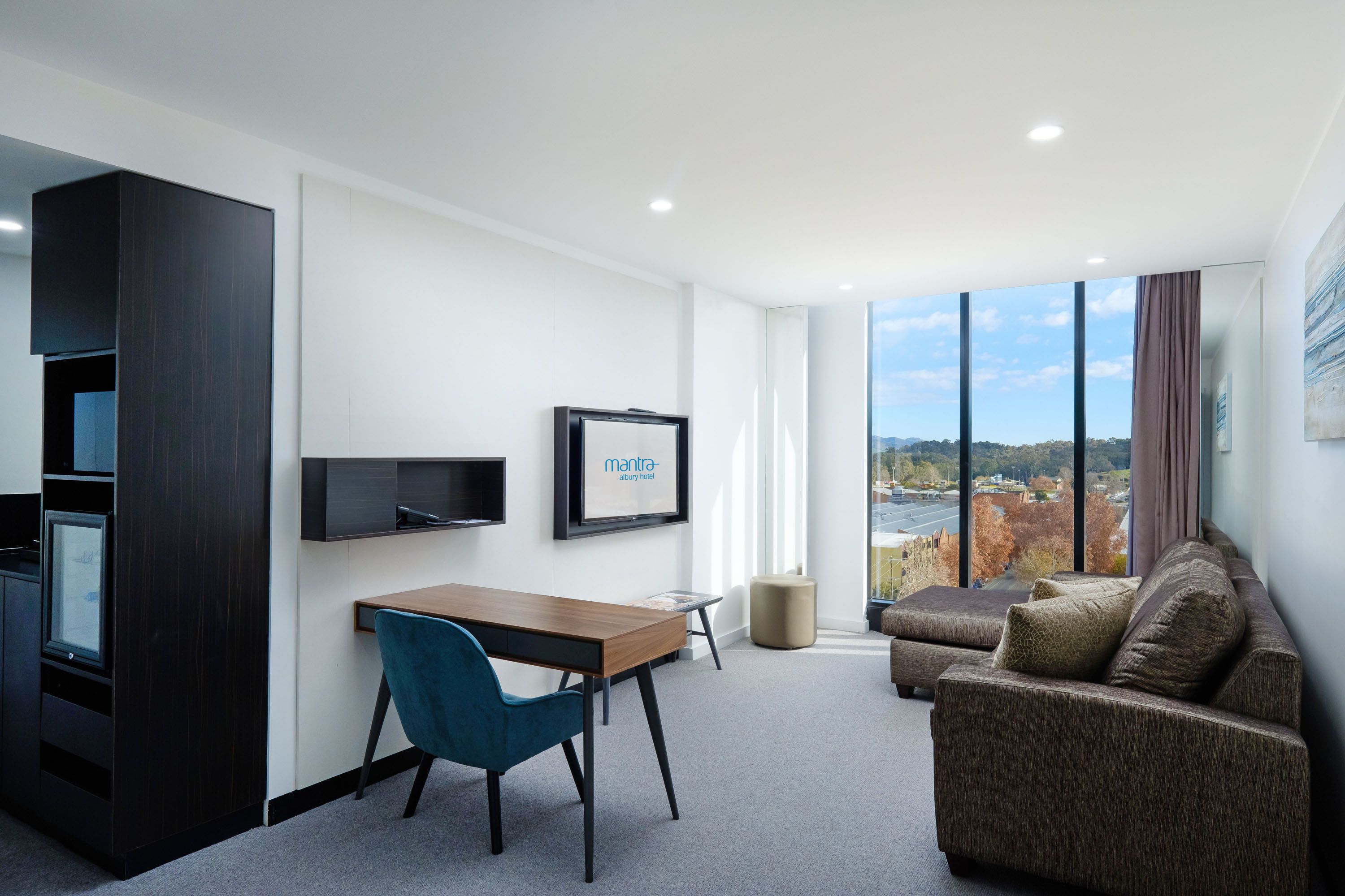 2 bedrooms, premium bedding, in-room safe, blackout curtains