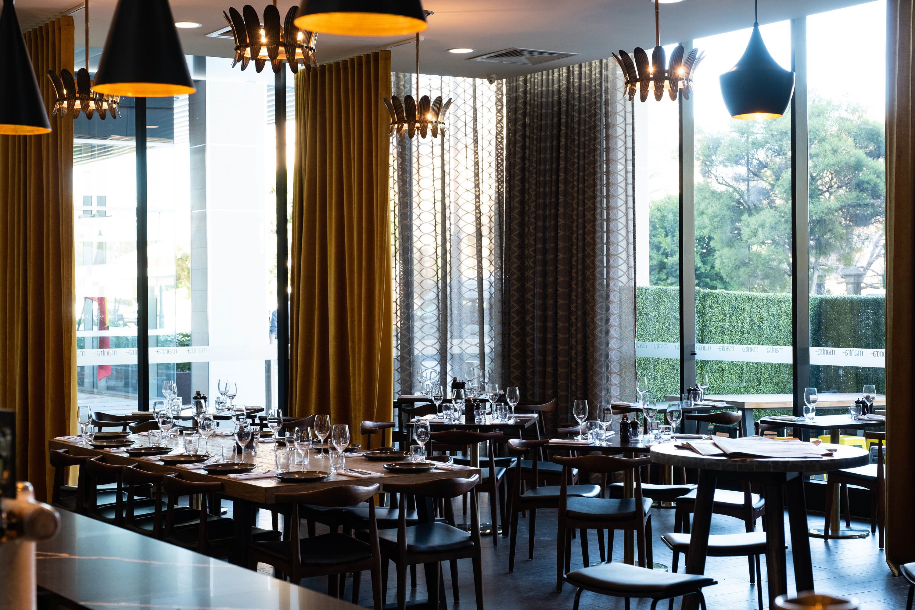 breakfast, lunch and dinner served