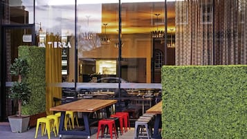 Breakfast, lunch and dinner served