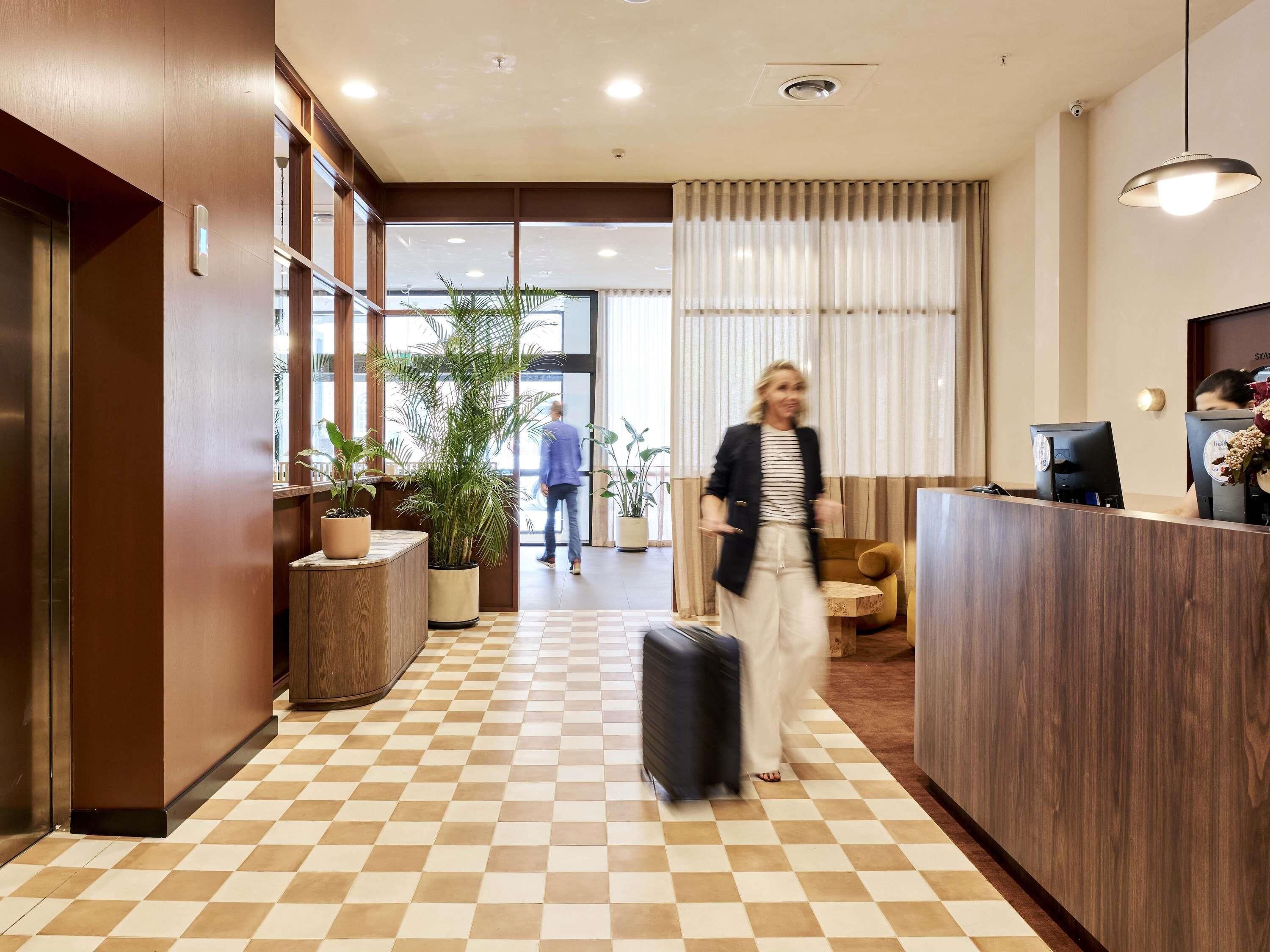 المنشأة من الخارج