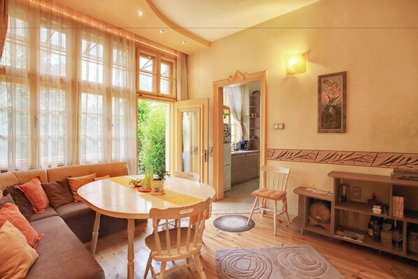 City House, 3 Bedrooms | Living area - Guesthouse Tomovi (Plovdiv)