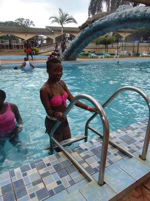 Outdoor pool - Brisk Hotel Triangle (Jinja)