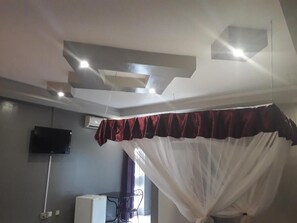 Interior - Brisk Hotel Triangle (Jinja)