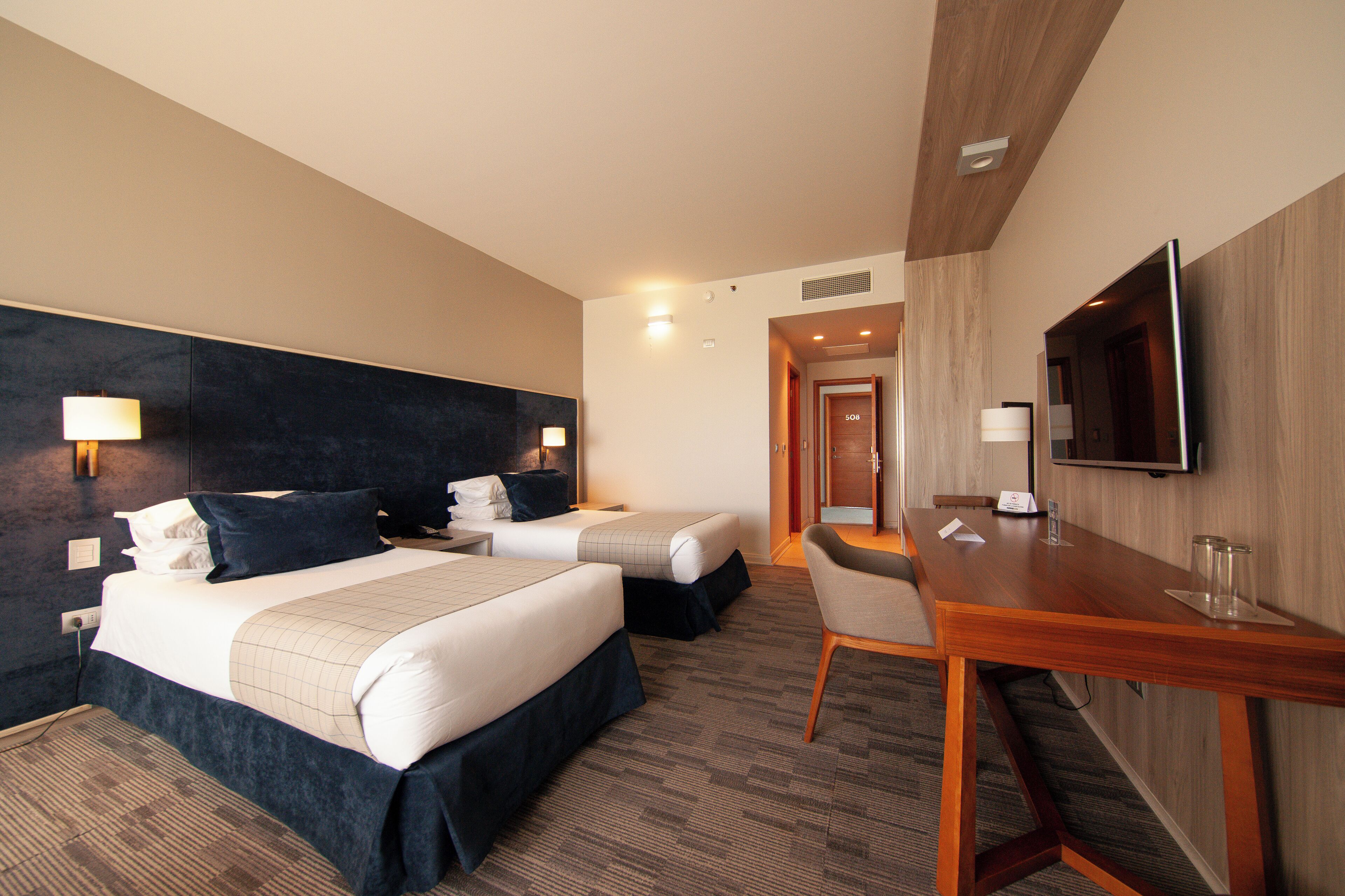 Couette en duvet d'oie, matelas Select Comfort, minibar