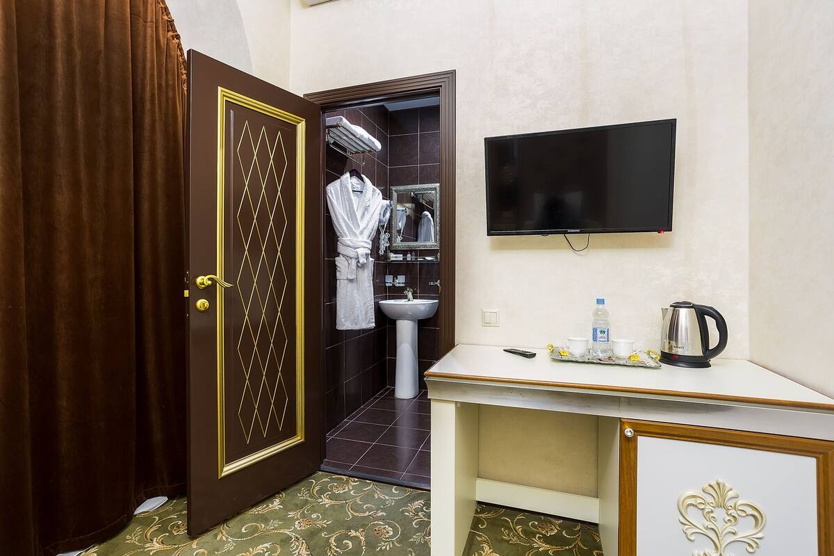 Economy-Einzelzimmer, 1 Einzelbett | Hochwertige Bettwaren, Minibar, Schreibtisch, Verdunkelungsvorhänge