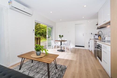 Glenfield Spacious 3 Bedrooms Unit