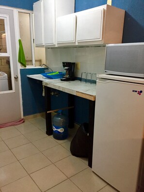 Comfort Studio | Private kitchen | Fridge, microwave, coffee/tea maker, cookware/dishes/utensils