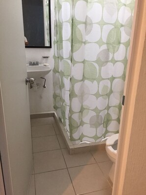 Comfort Studio | Bathroom | Shower, towels