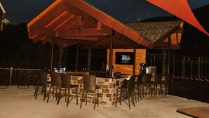 Sports bar - Glenwood Canyon Resort (Glenwood Springs)