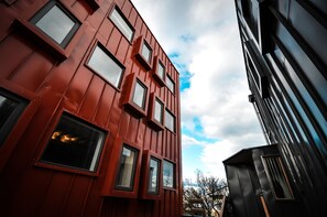 Exterior detail - Hotel Vendaval (Natales)