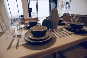 Luxury Apartment, 2 Bedrooms | In-room dining - Homely Apartments in Southbank (South Brisbane)