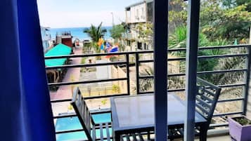 KING BEDROOM WITH BALCONY | Balcony view