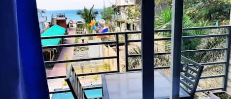 KING BEDROOM WITH BALCONY | Balcony view