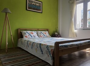 1 bedroom, desk, free WiFi - Apartment with mountain and lake view (Pokhara)