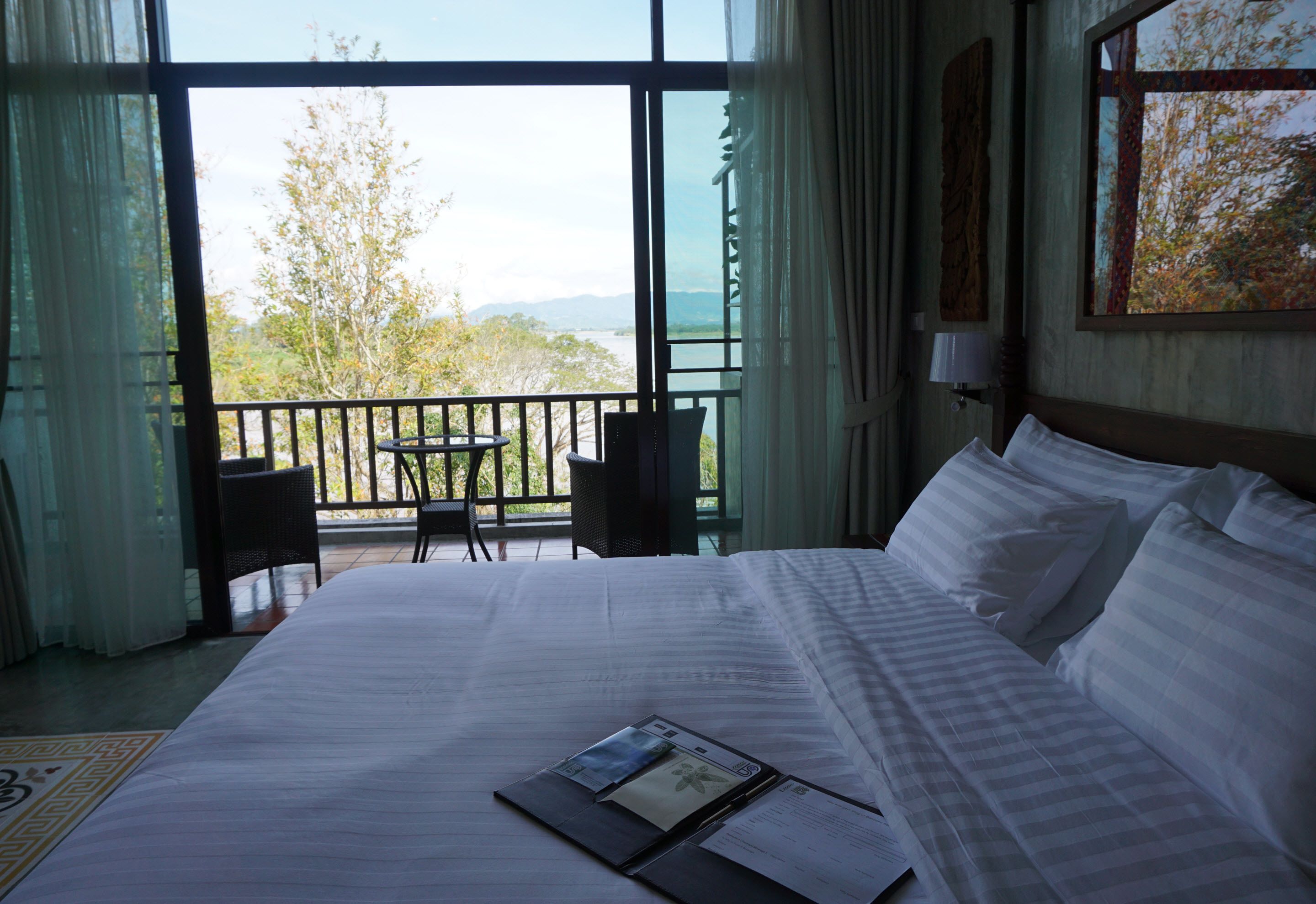 Quarto casal lua de mel, 1 cama King | Frigobar, cofres nos quartos, cortinas blackout, Wi-Fi de cortesia