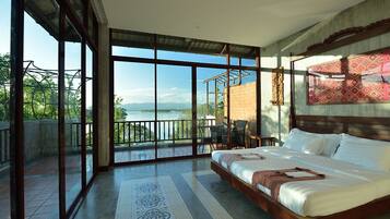 ハネムーン ダブルルーム キングベッド 1 台 | ミニバー、セーフティボックス (室内)、遮光カーテン、WiFi (無料)