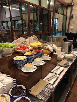 Daily cooked-to-order breakfast for a fee - Bansaeo Garden and Resort (Chiang Saen)