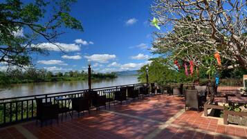 Der serveres morgenmad, frokost, aftensmad og internationale retter