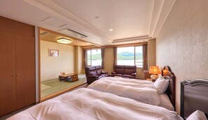 Suite júnior, no fumadors, vistes al llac (Yamanakako View) | Roba de llit hipoal·lergògena, cobrellits i escriptori