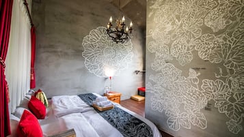 Comfort Triple Room | Blackout drapes, free WiFi, bed sheets