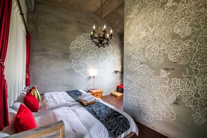 Quarto triplo conforto | Cortinas blackout, Wi-Fi de cortesia, roupa de cama