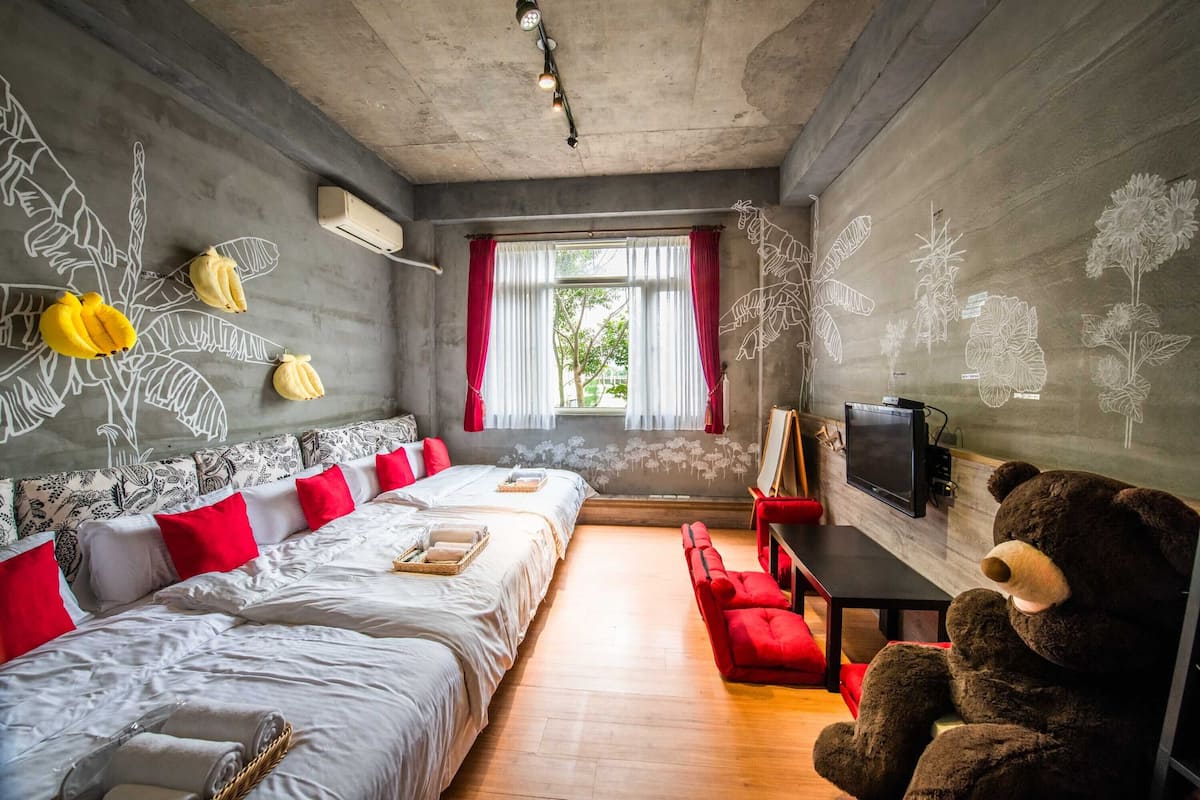 Suite familiare, letti multipli | 1 camera, tende oscuranti, Wi-Fi gratuito, lenzuola