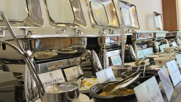 Colazione a buffet, servita tutte le mattine (150000 VND a persona)