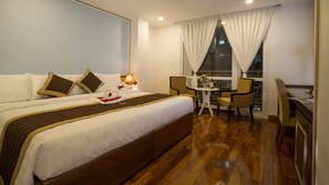 Minibar, in-room safe, desk, blackout drapes - Huong Sen Annex Hotel (Ho Chi Minh City)