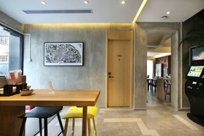 Se sirven desayunos, almuerzos y cenas